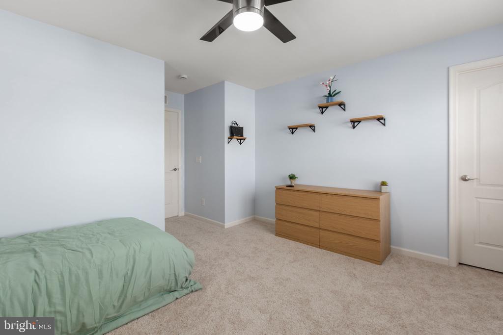 5 PLOWSHARE COURT