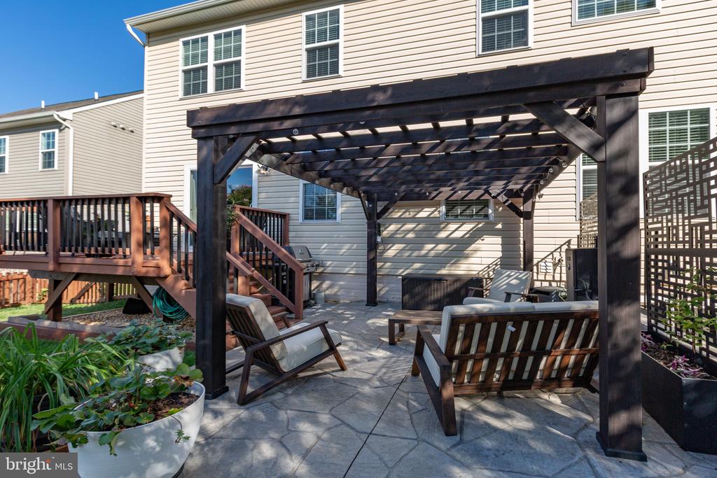 5 PLOWSHARE COURT