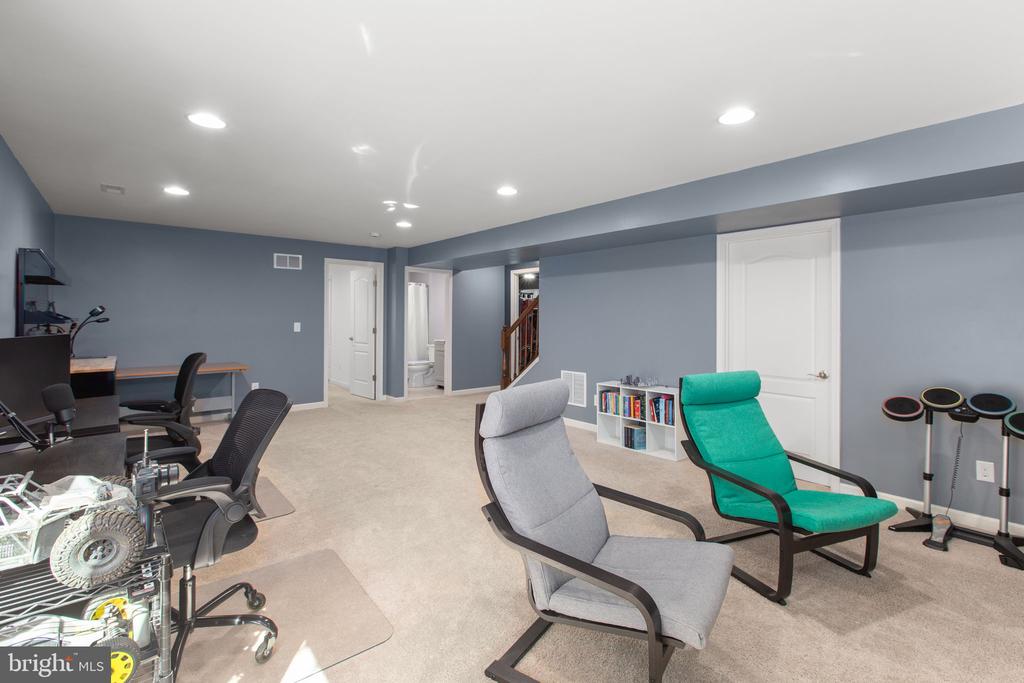 5 PLOWSHARE COURT
