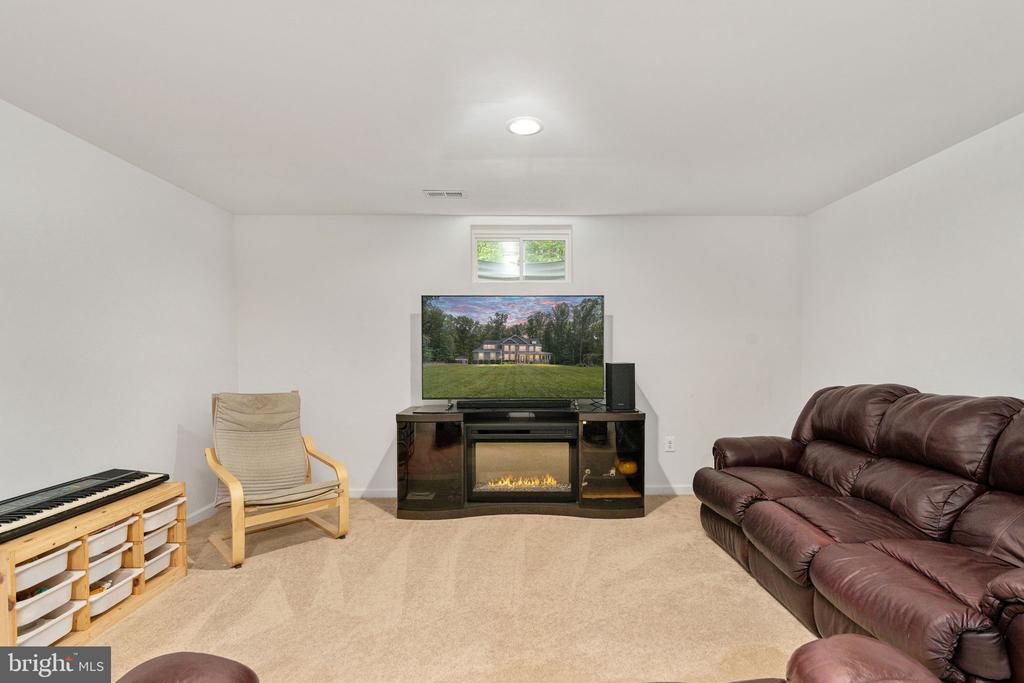 101 SNOWY EGRET WAY