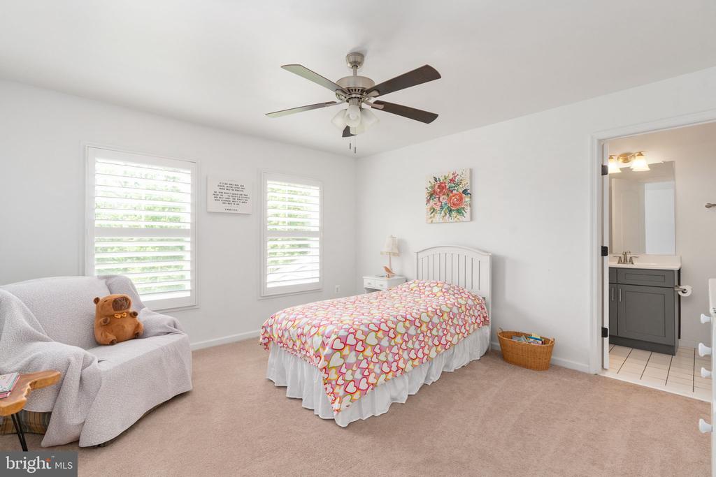101 SNOWY EGRET WAY