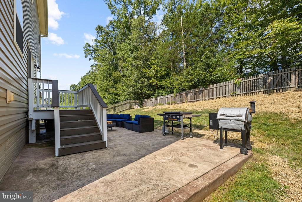 32 CLEAR SPRING LANE