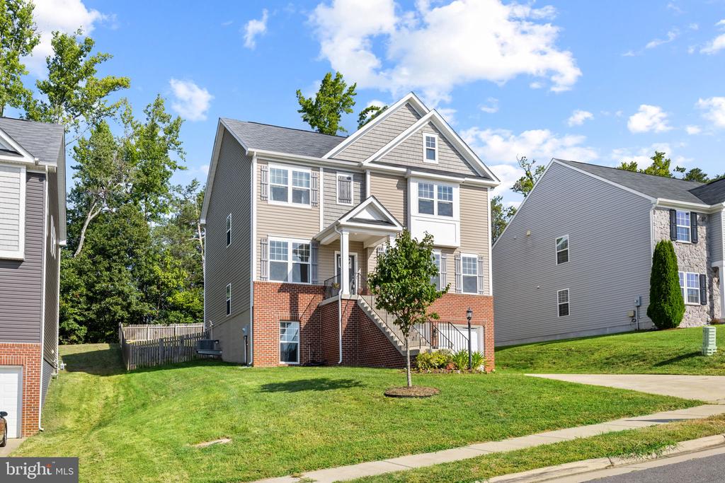 32 CLEAR SPRING LANE