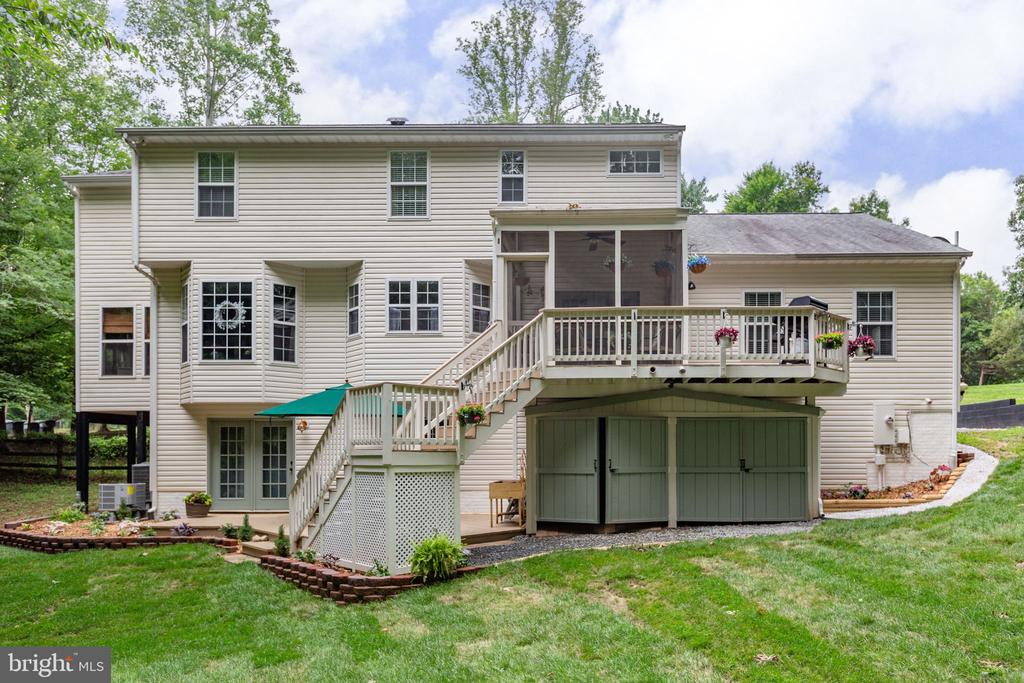 68 COAKLEY LANE