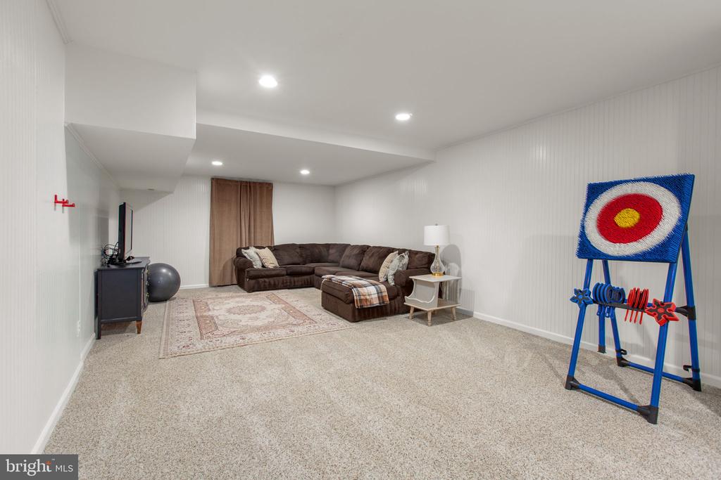 68 COAKLEY LANE