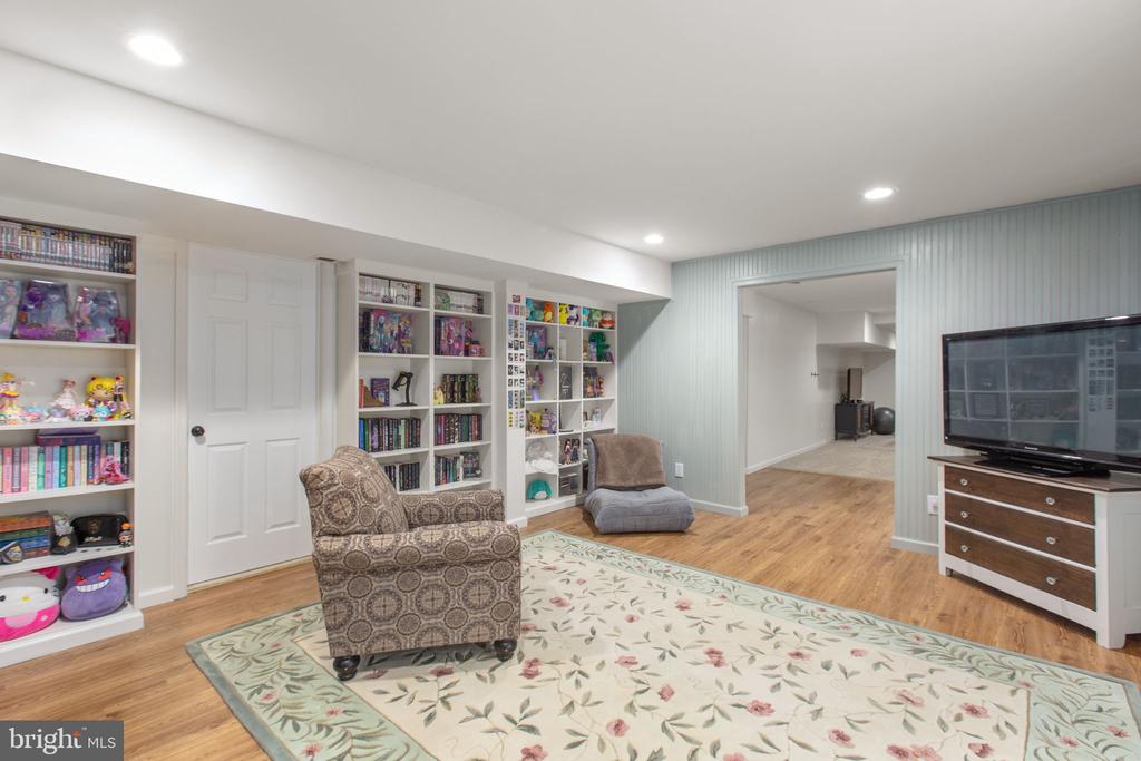 68 COAKLEY LANE