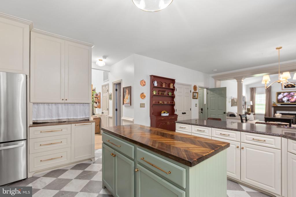 68 COAKLEY LANE