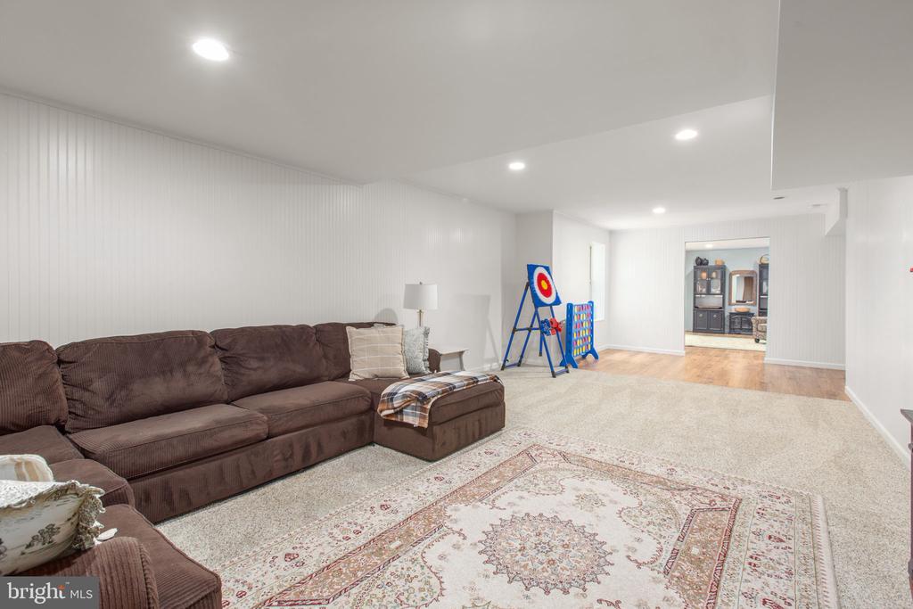 68 COAKLEY LANE