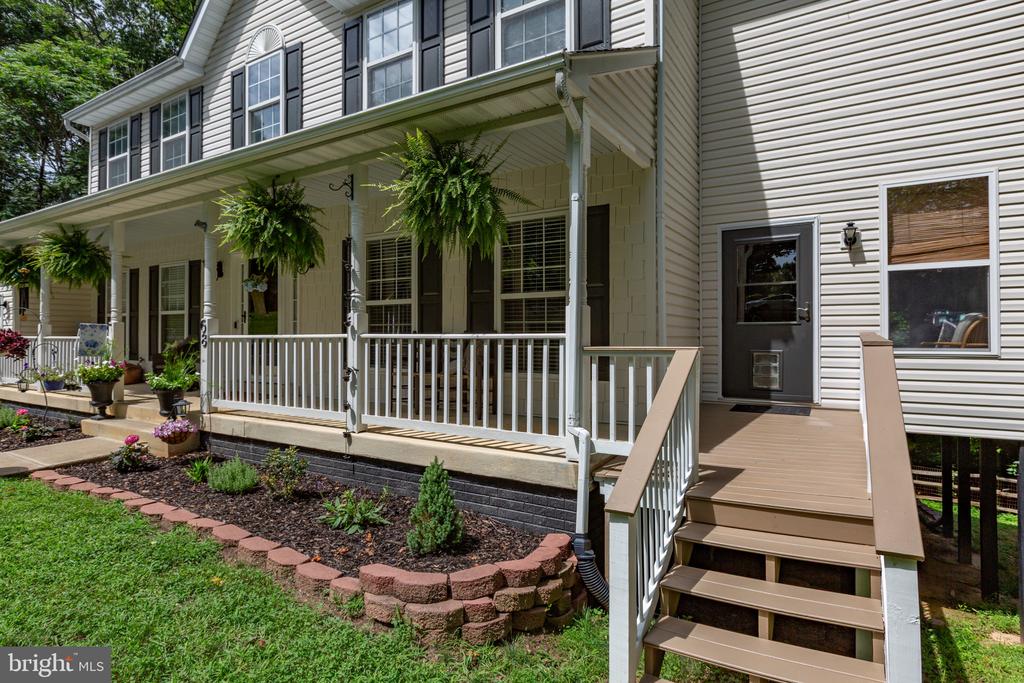 68 COAKLEY LANE
