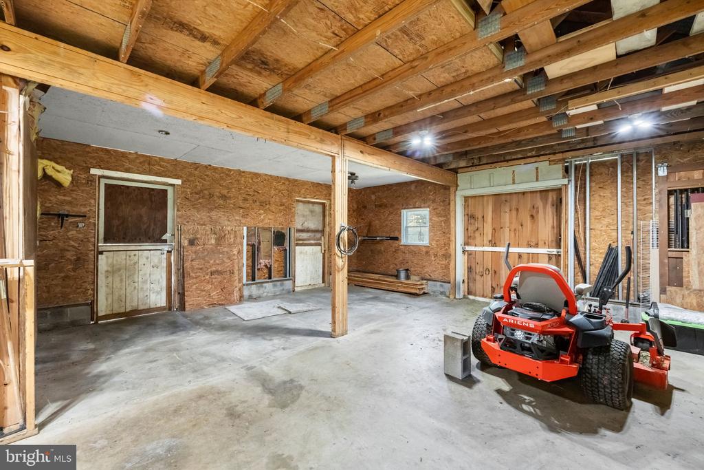195 KING HENRY COURT