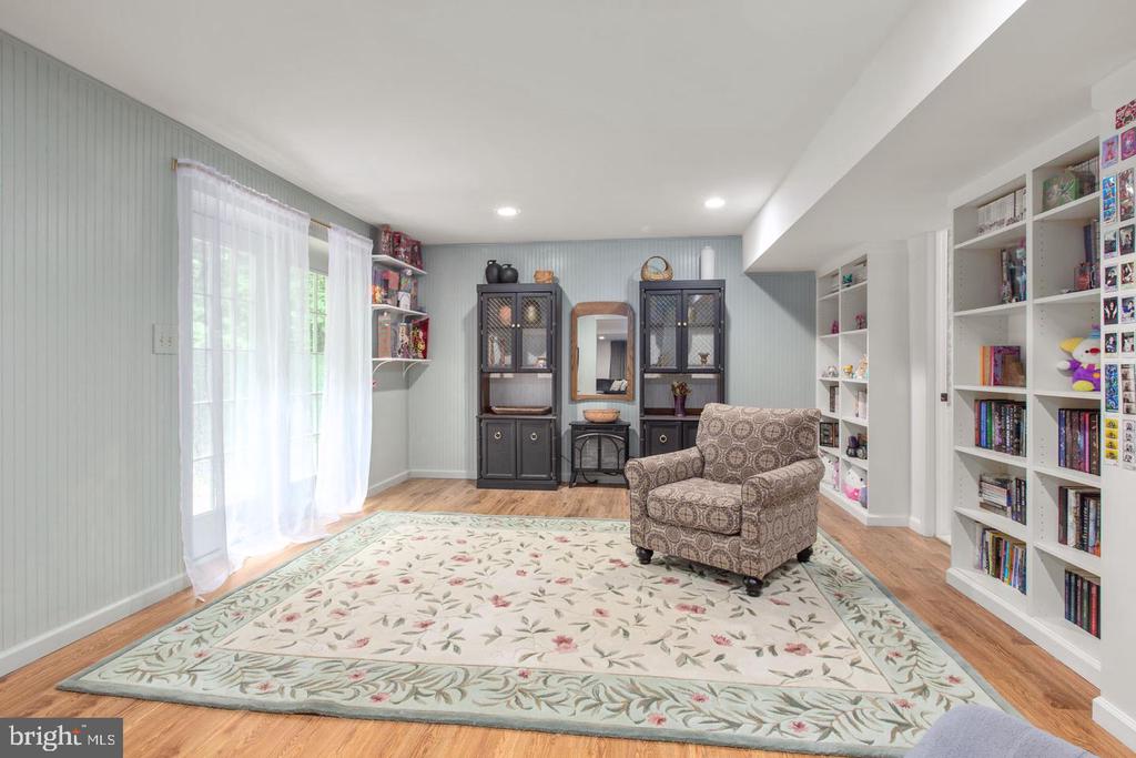 68 COAKLEY LANE