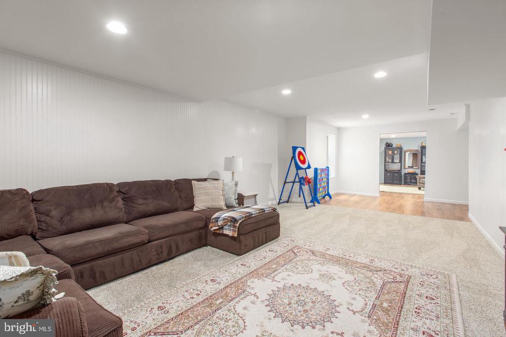 68 COAKLEY LANE
