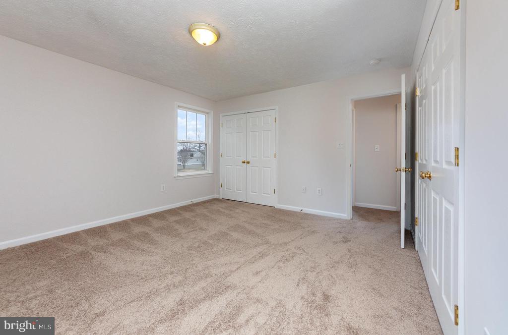 579 WAKEFIELD DRIVE