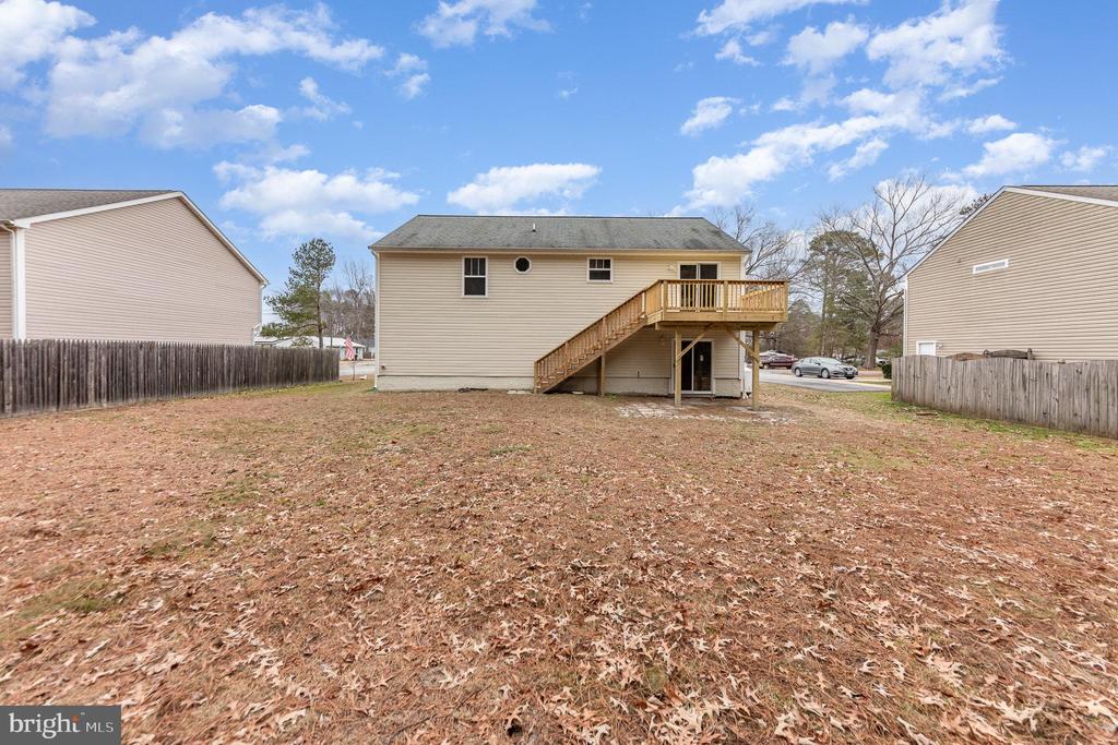 579 WAKEFIELD DRIVE