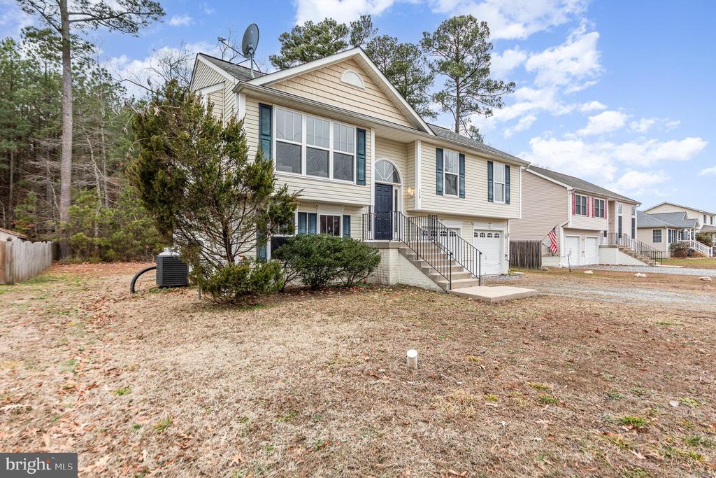 579 WAKEFIELD DRIVE
