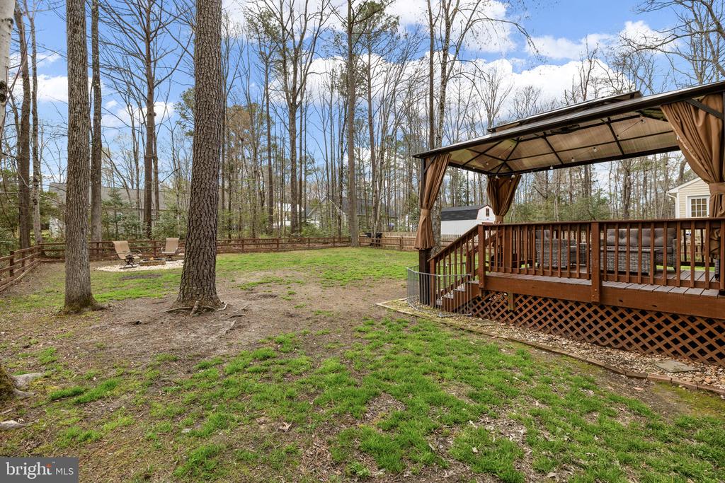 84 PINEWOOD LN.