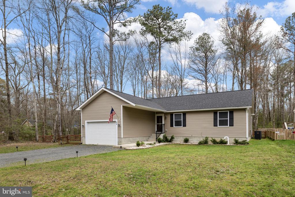 84 PINEWOOD LN.