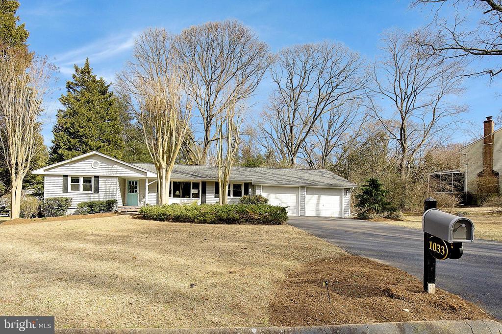 1033 ULMSTEAD CIRCLE