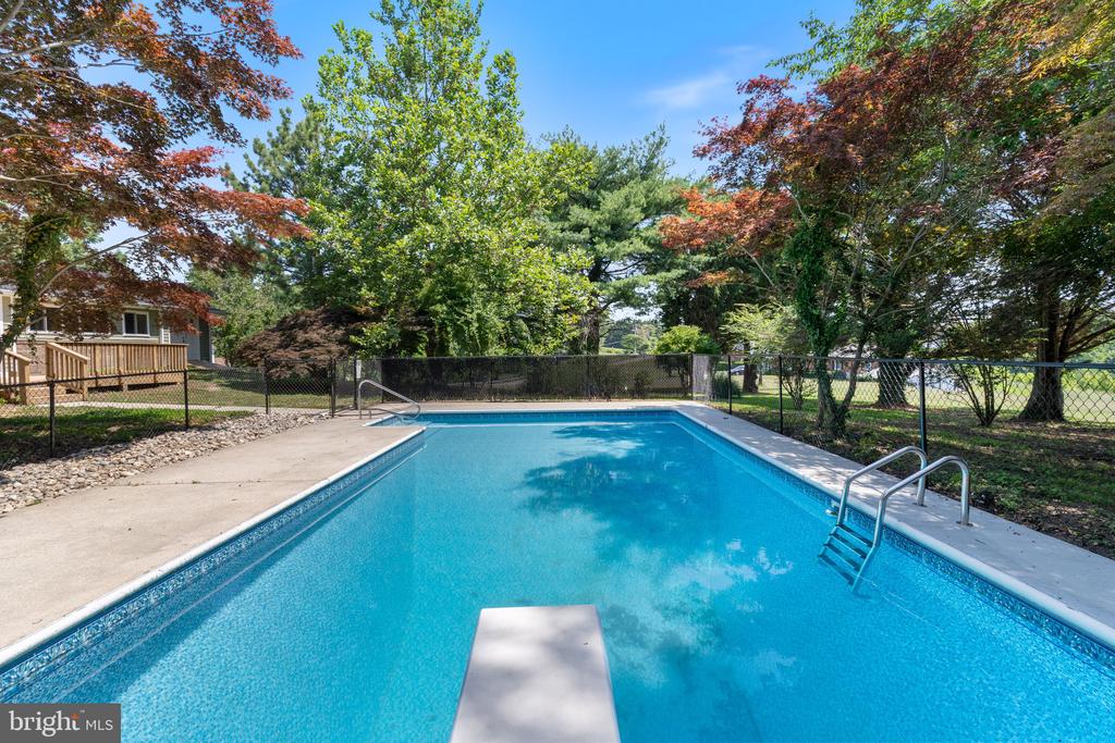 4735 PAUL HANCE ROAD