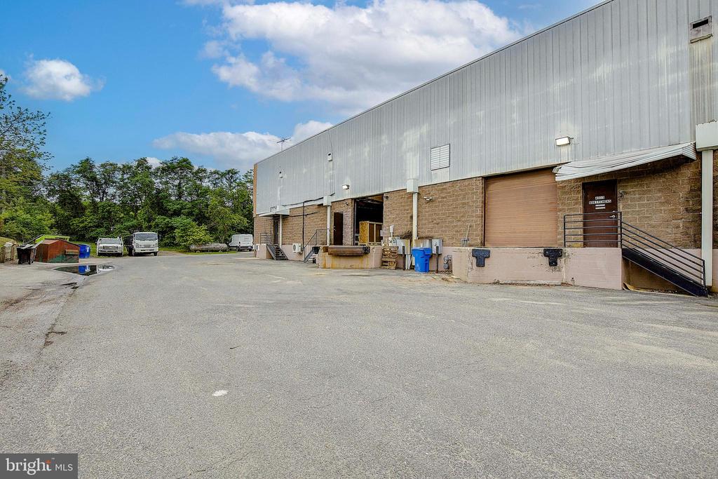 4313 CHARLES CROSSING DRIVE
