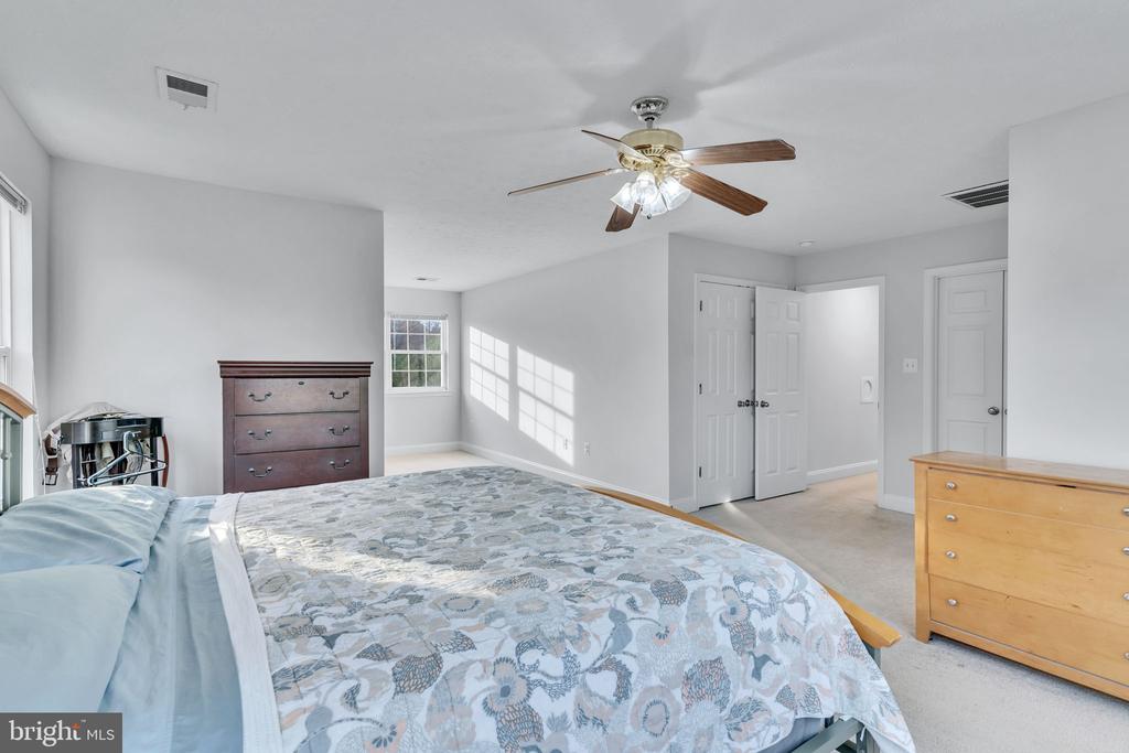 6880 BENEDICT ORCHARD PLACE
