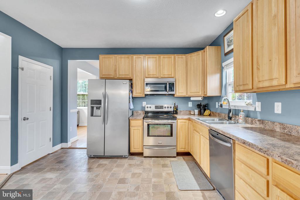 6880 BENEDICT ORCHARD PLACE