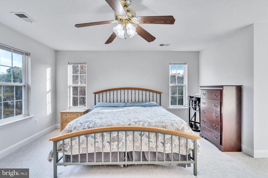 6880 BENEDICT ORCHARD PLACE