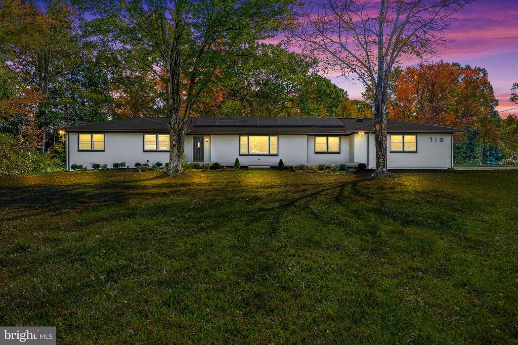 719 MANNING ROAD E