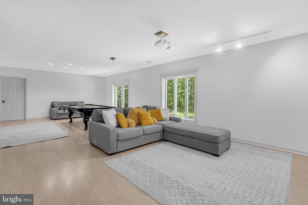22909 KIMBERLY COURT