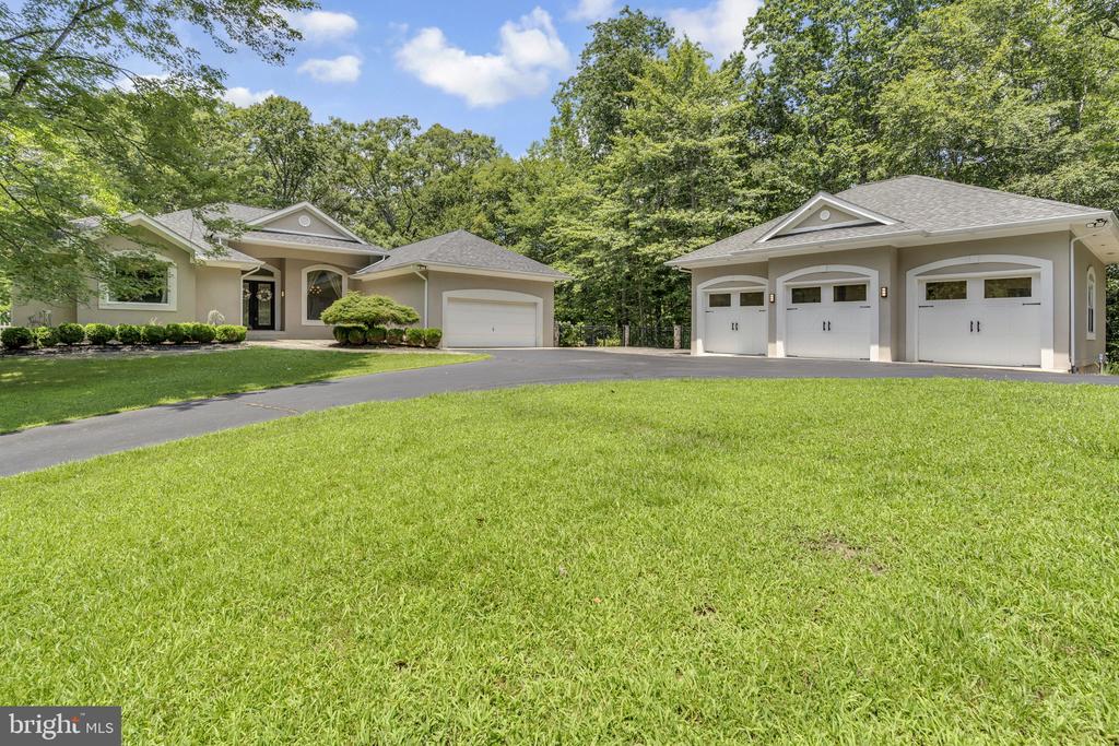 22909 KIMBERLY COURT