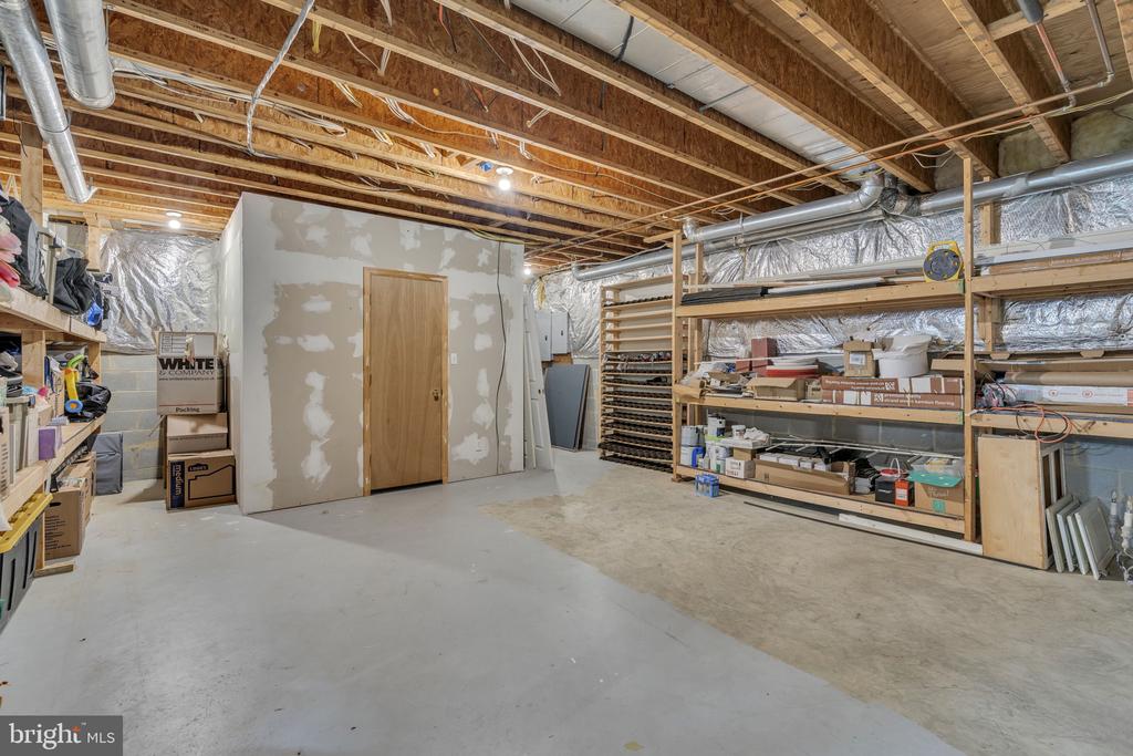 22909 KIMBERLY COURT