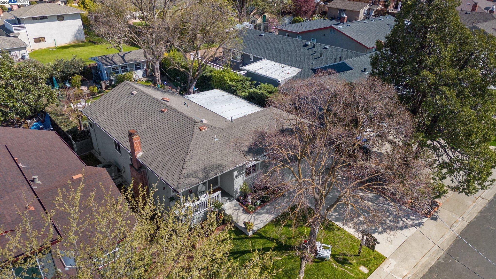 330 Amador Ct