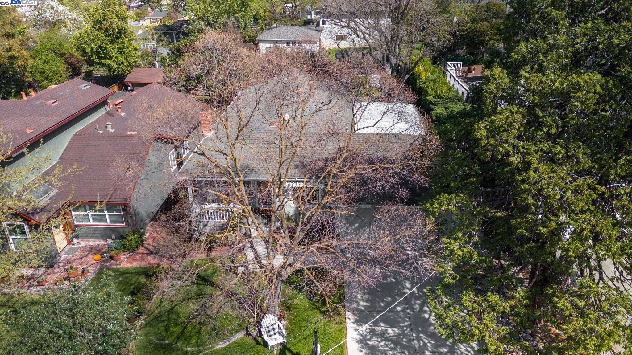 330 Amador Ct