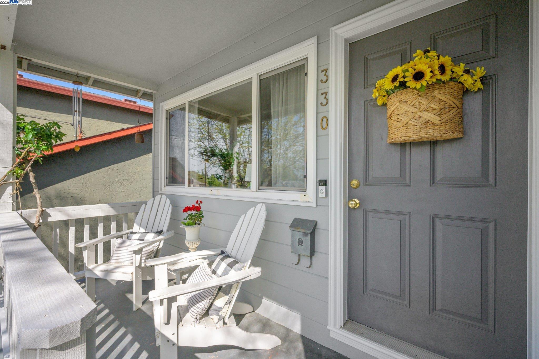330 Amador Ct