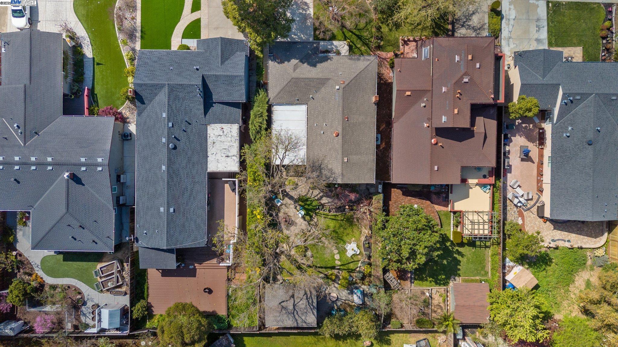 330 Amador Ct