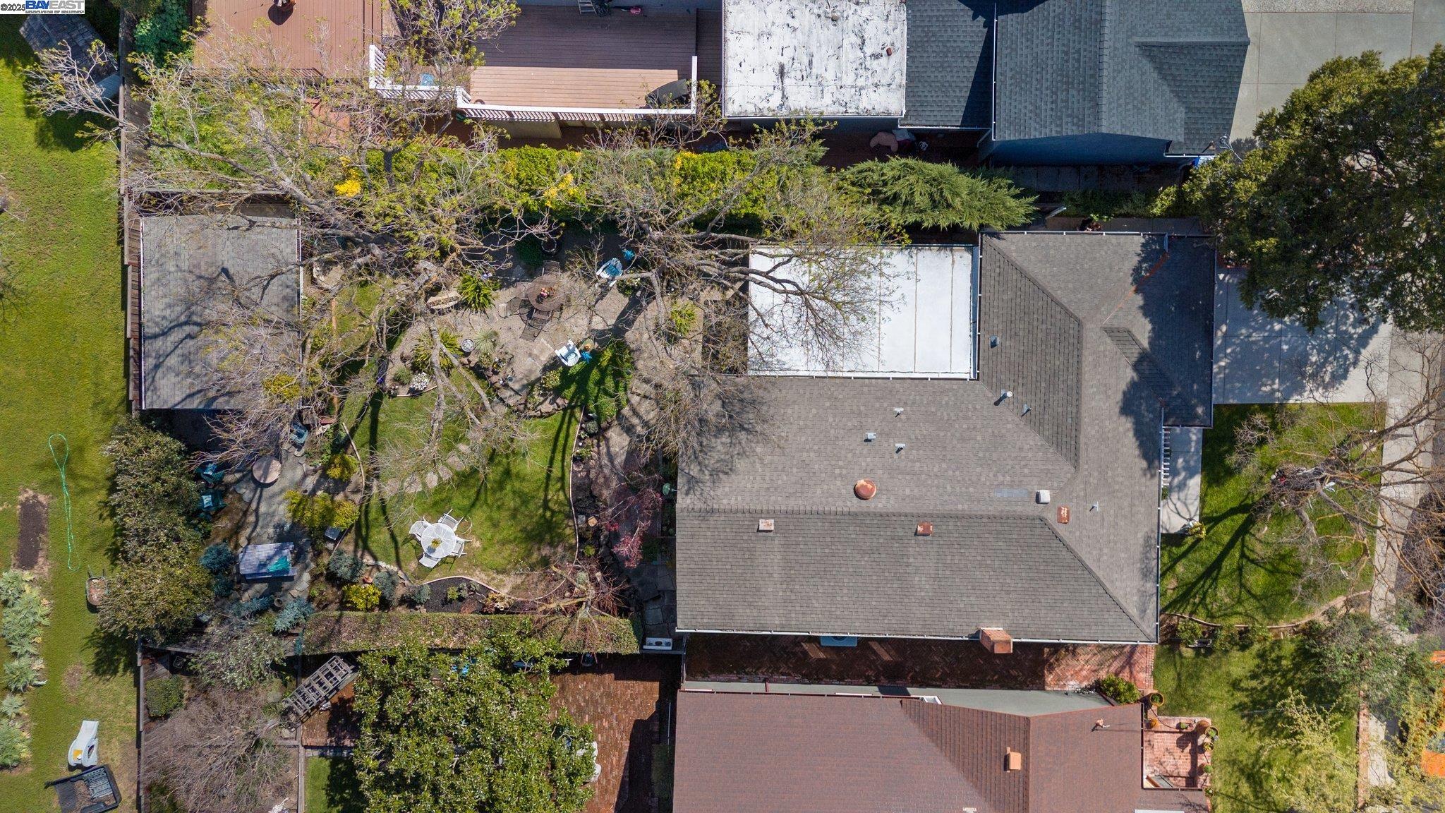 330 Amador Ct