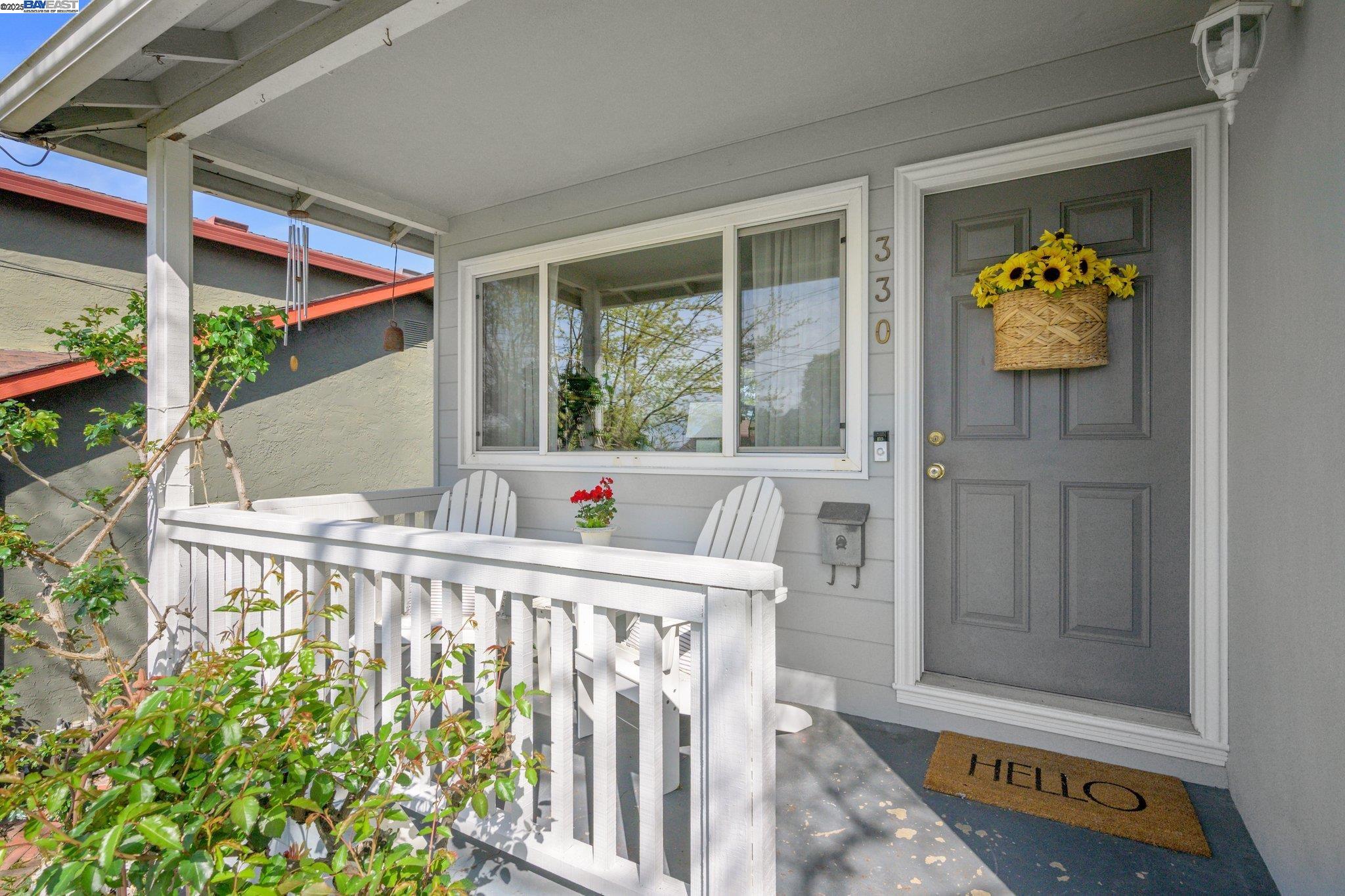 330 Amador Ct