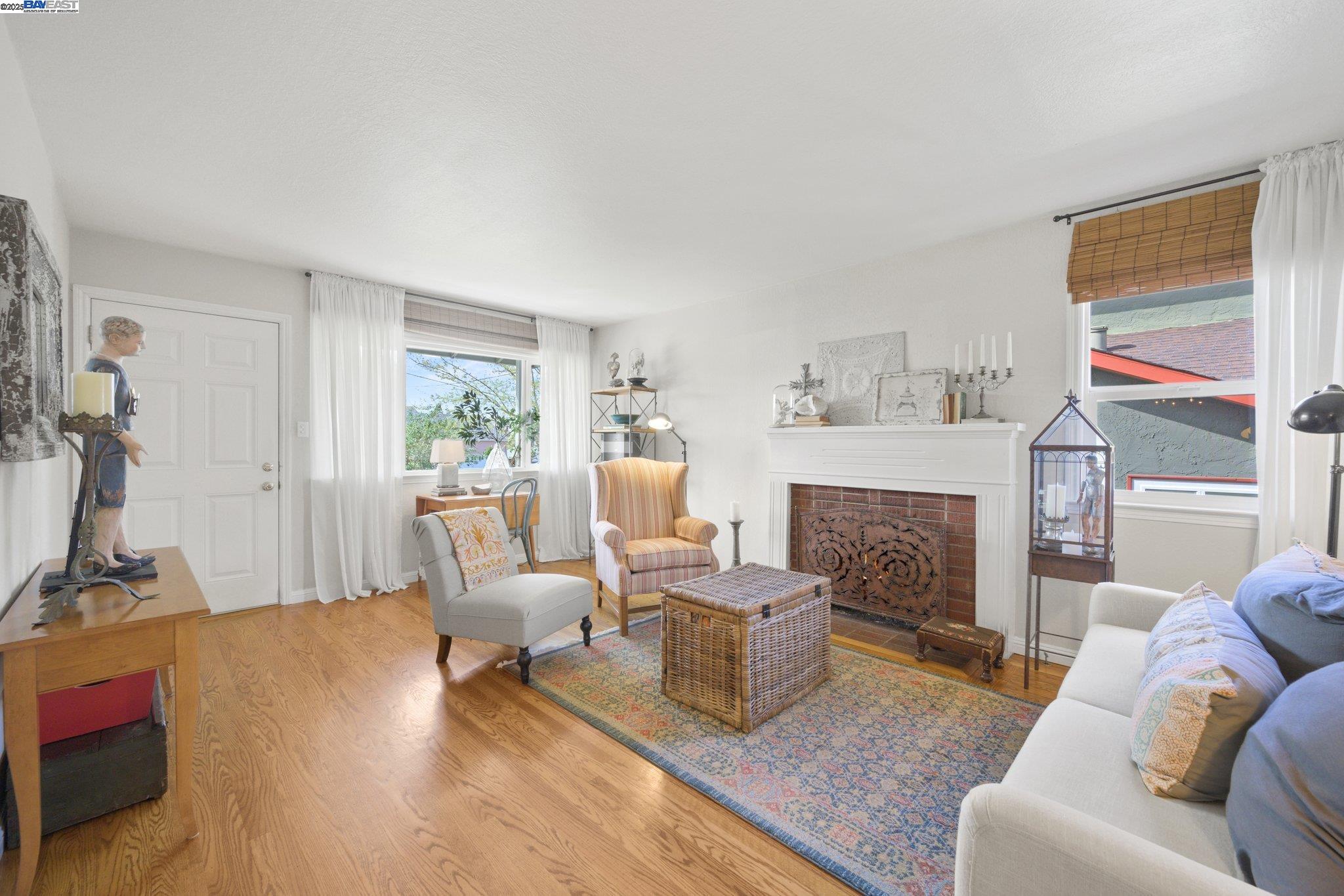 330 Amador Ct