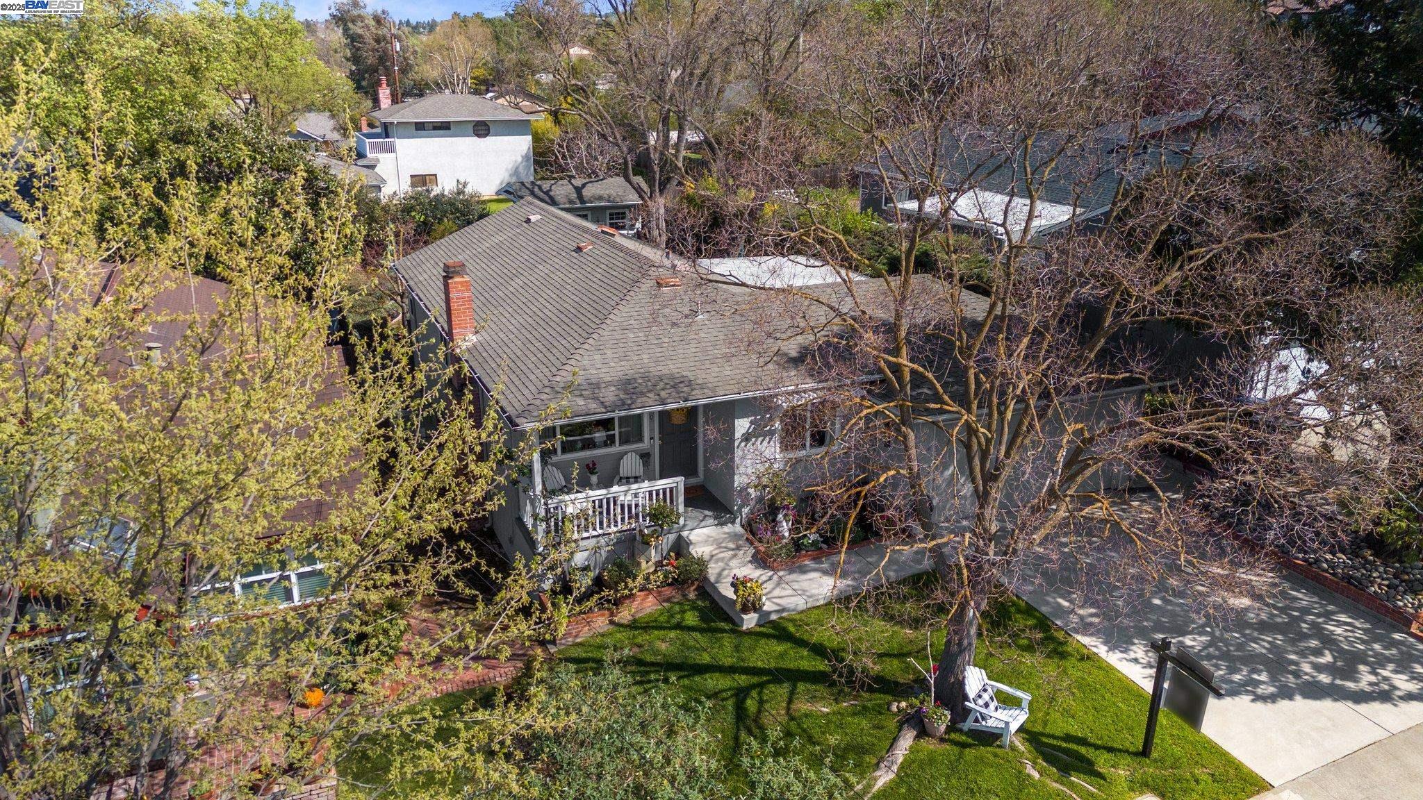 330 Amador Ct