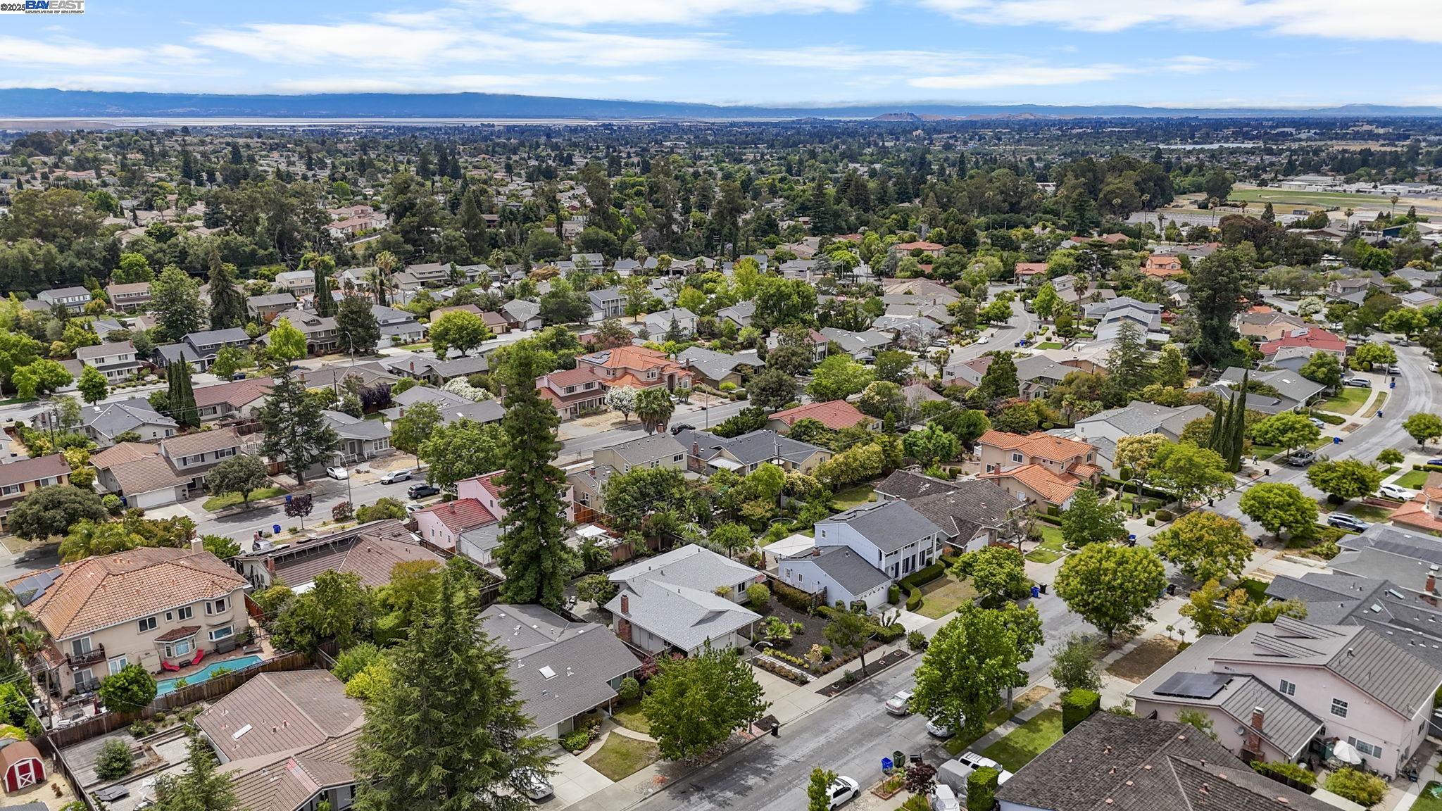 42037 Via San Gabriel
