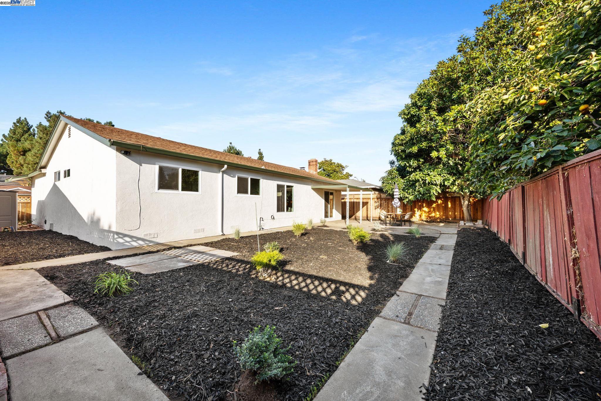 32333 Crest Lane