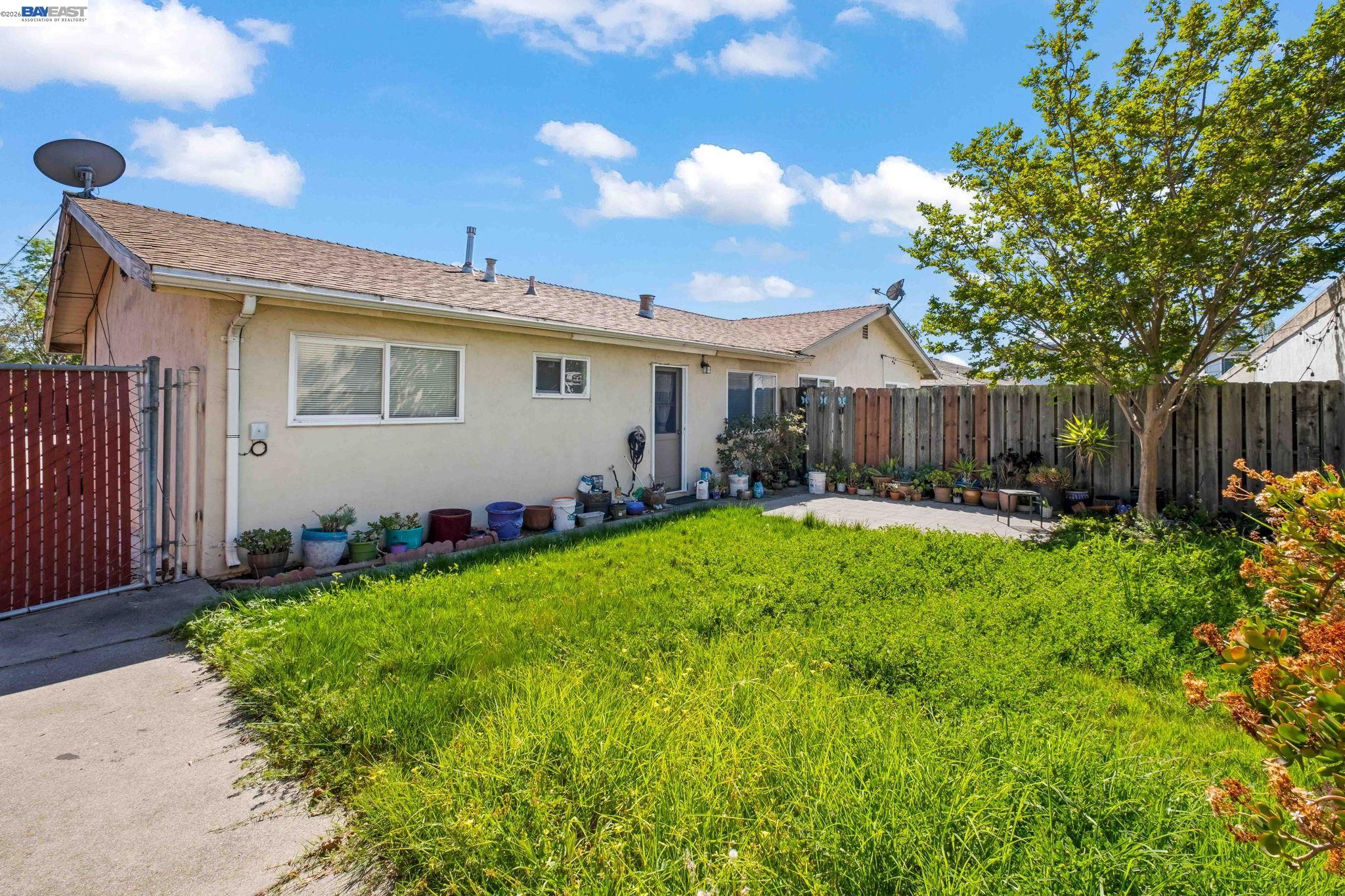 2069 W Avenue 133rd
