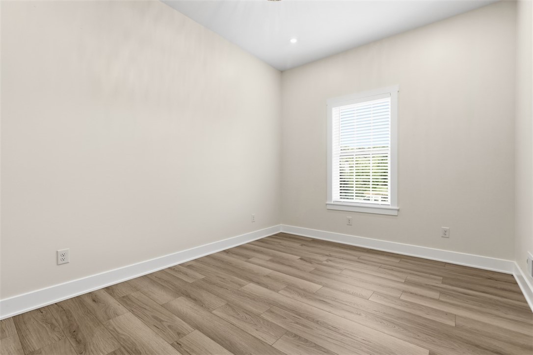 109 Field Brook Ln