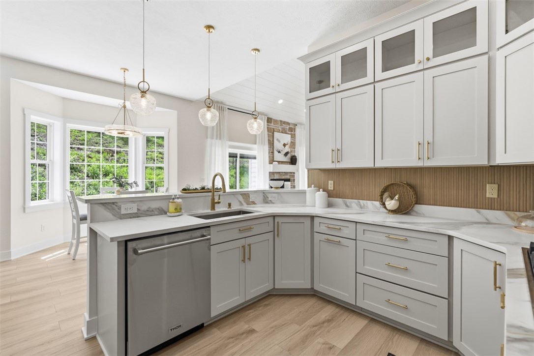109 Field Brook Ln