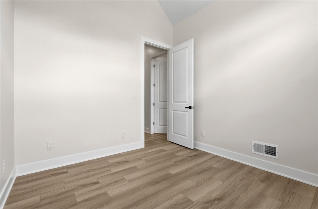 109 Field Brook Ln