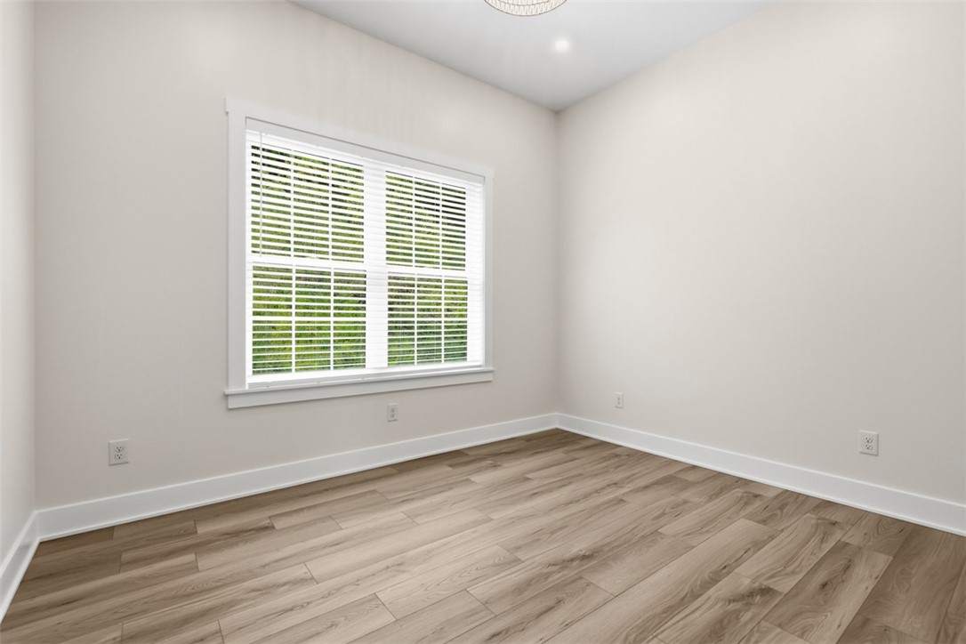 109 Field Brook Ln