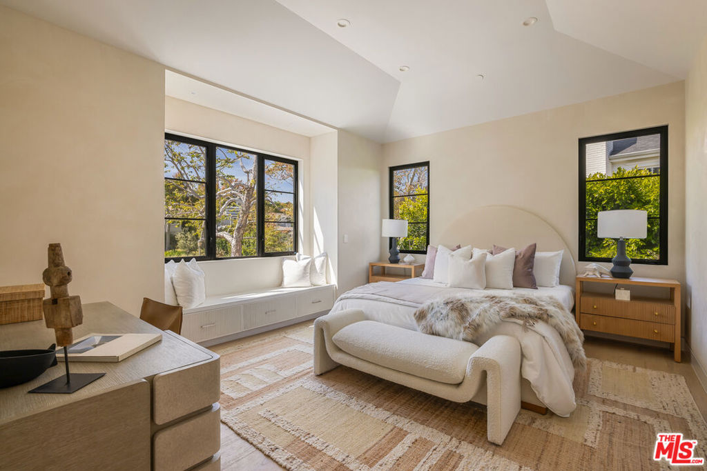 1220 Corsica Drive