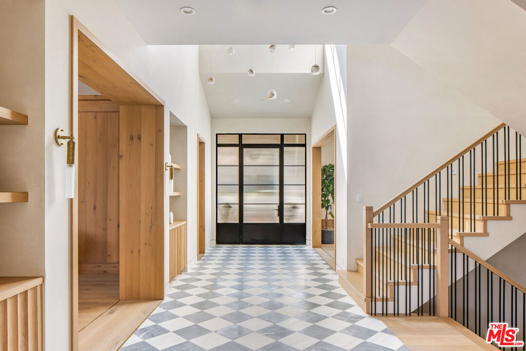 1220 Corsica Drive