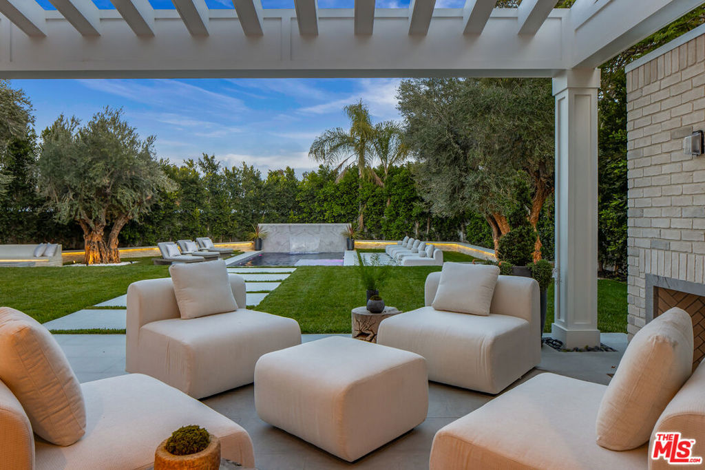 1220 Corsica Drive
