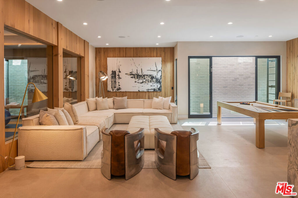 1220 Corsica Drive